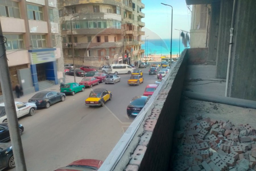 ميزان اداري للايجار 300 م الشاطبي (خطوات من البحر)
