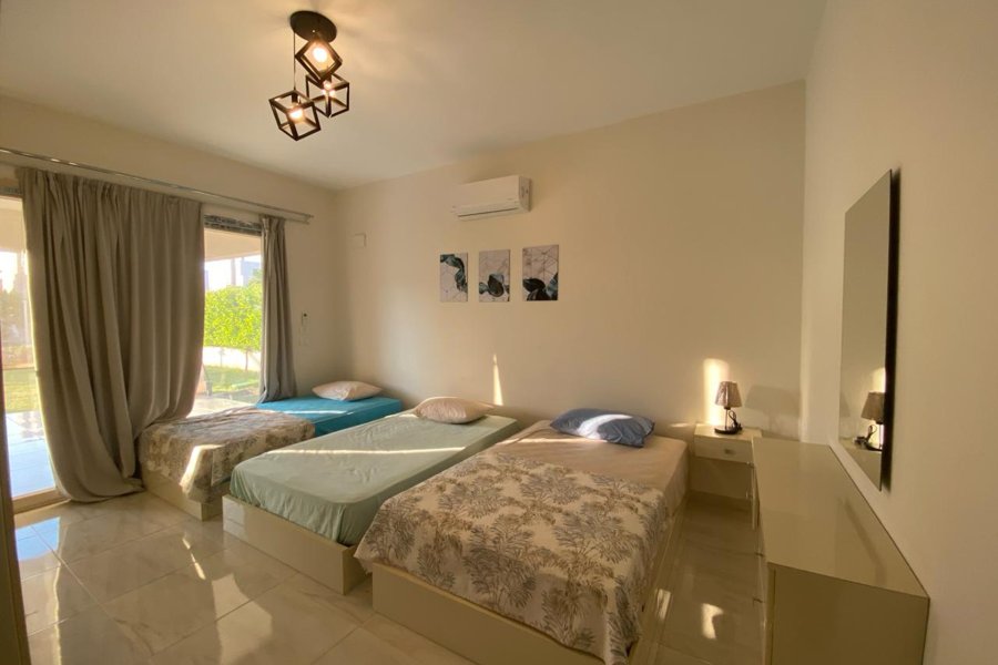 Ground chalet with garden for sale (Hacienda Bay) 167 m