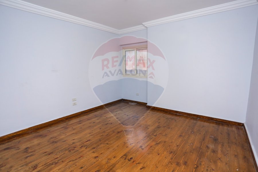 Apartment for sale 270 m Smouha (El Villat Distrect-steps from fawzia's palace