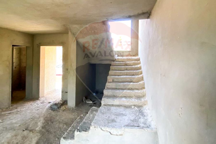 Town house villa for sale 185 m King Mariout (Alex west)
