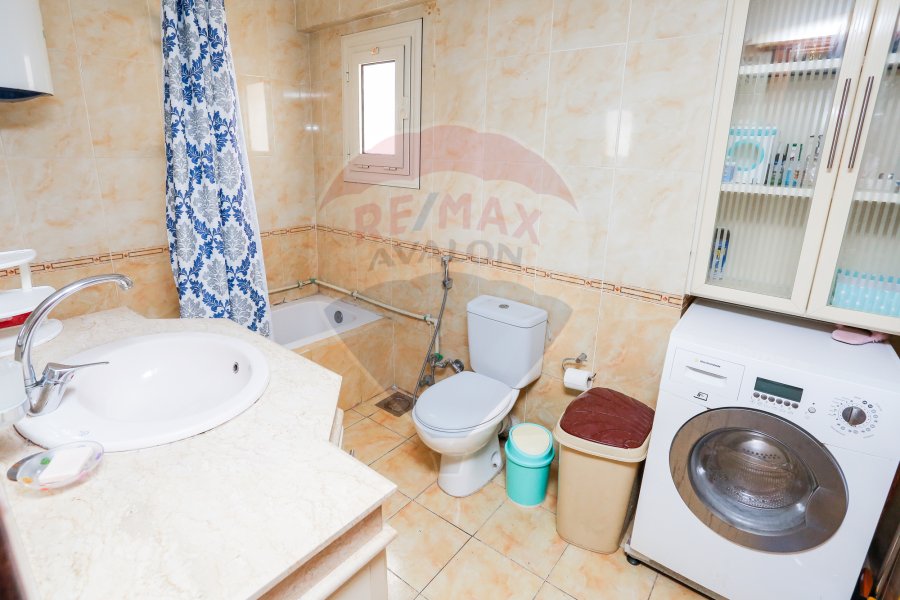 Apartment for sale 300 m Zizinia (Amin Yehia Pasha St.)