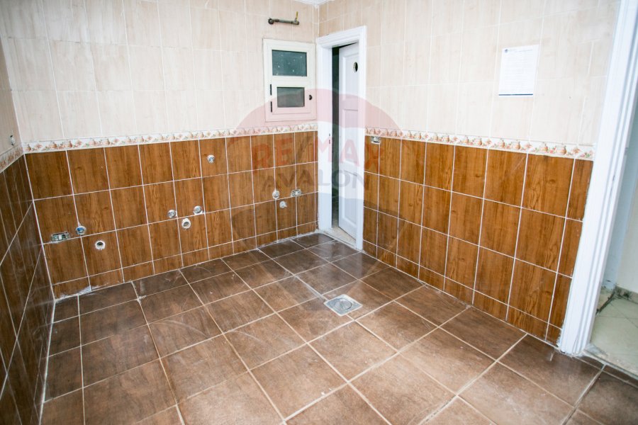 Administrative duplex Unite for rent 210 m Stanly (Branshed from the Sea)