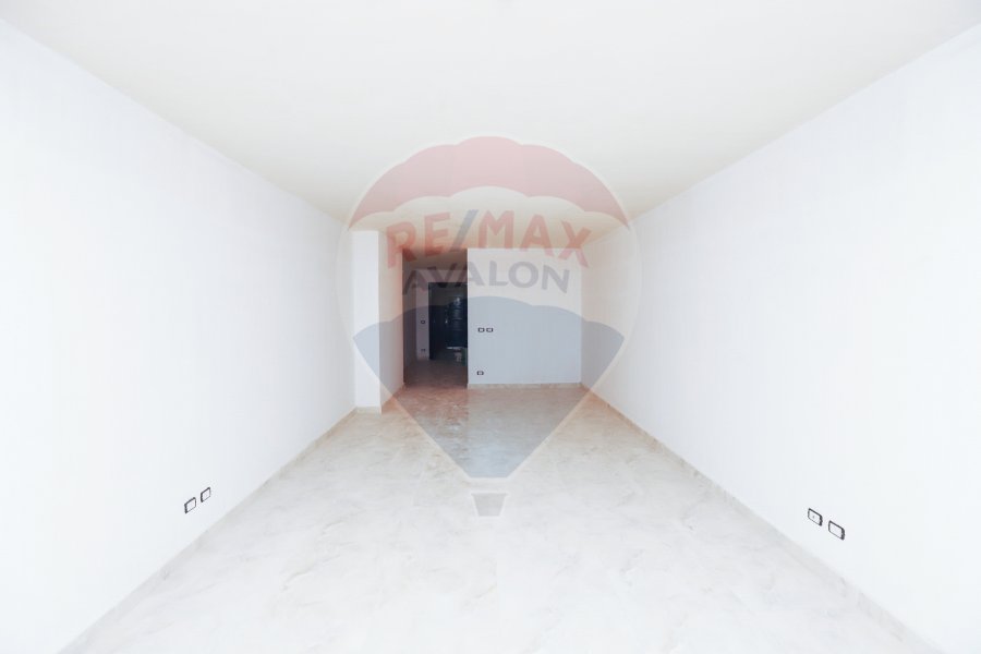 Apartment for sale 150 m El montaza (El halawani towers - Royal plaza)