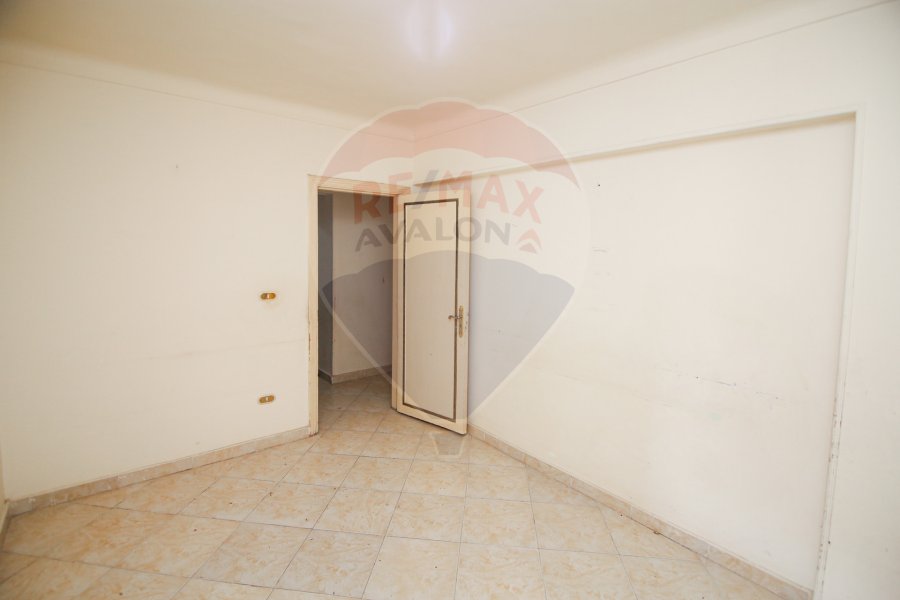 Apartment for rent 150 m Miami (Branched from El-Isawy St)
