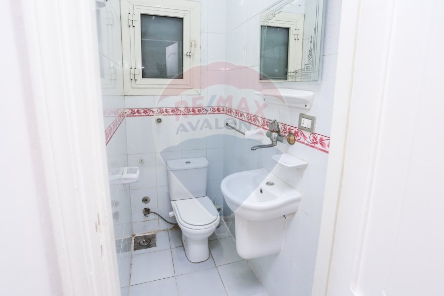 Apartment for sale 125 m Cleopatra (Masjid Al-Obaisi St., off Al-Deir Street)