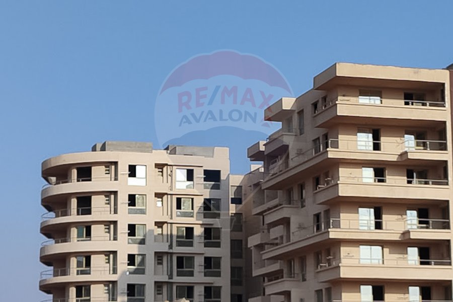 Ground apartment with garden for sale 76 m Administrative Capital (De joia)