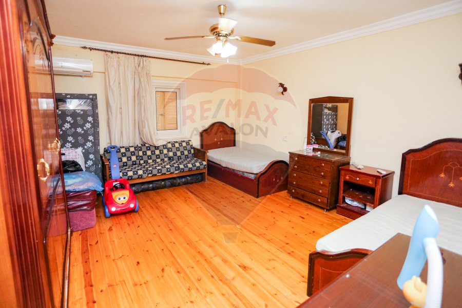 Apartment for sale 300 m Zizinia (Amin Yehia Pasha St.)