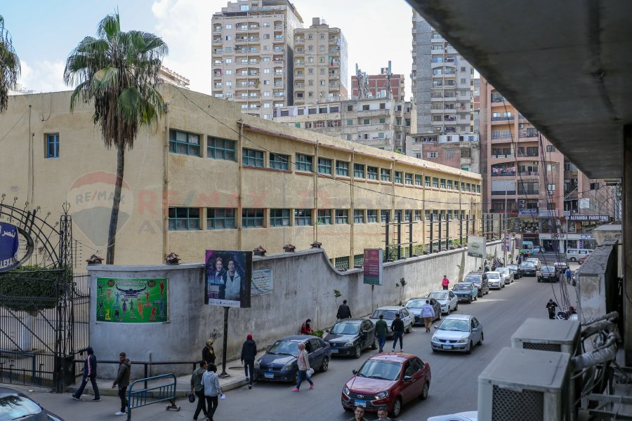 شقة للبيع  300 م لوران (ش الاقبال)- تصلح سكني او مكتب
