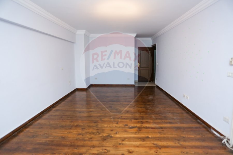 Apartment for sale 270 m Smouha (El Villat Distrect-steps from fawzia's palace