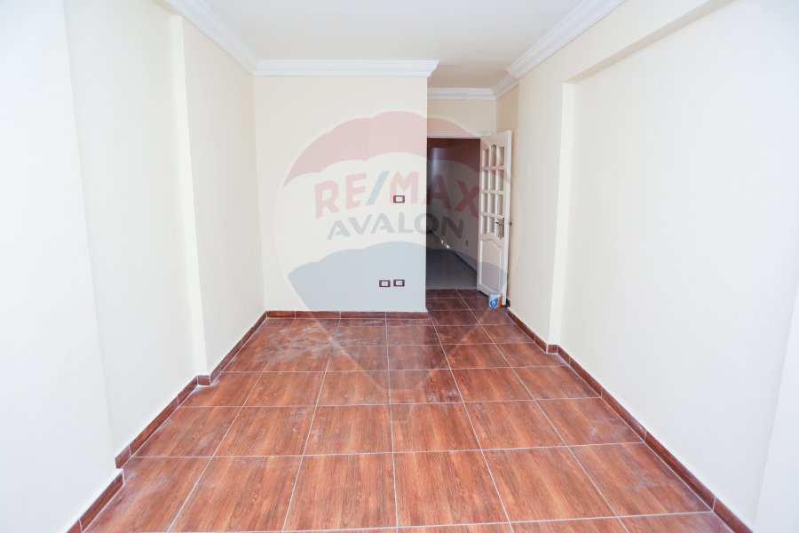 Apartment for sale 160 m Stanly (Branshed from the sea - Behind Sultana Stanly)