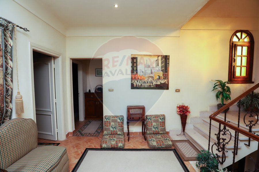 Furnished villa for rent 1,200 m King Mariot (next to Africana Hotel)