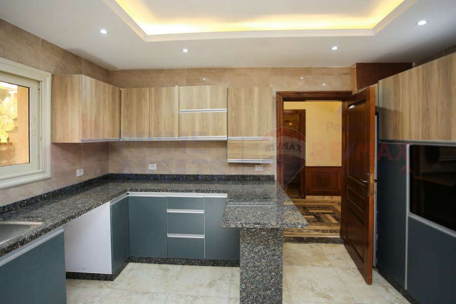 Twin house villa for sale 440 m King Mariout (Alex West)