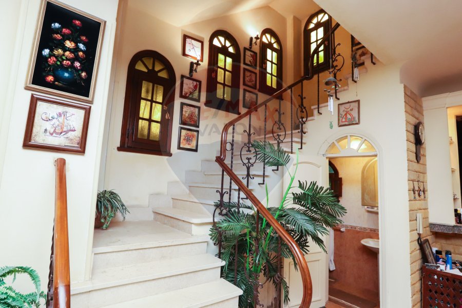 Furnished villa for rent 1,200 m King Mariot (next to Africana Hotel)