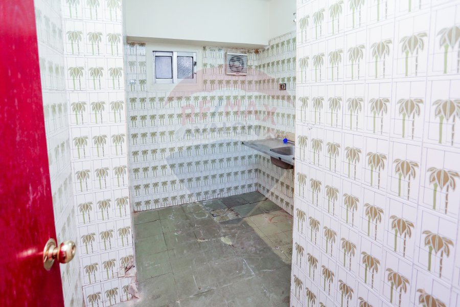 Administrative Unit For Rent 250 m Roushdy (Next To Hardee's)