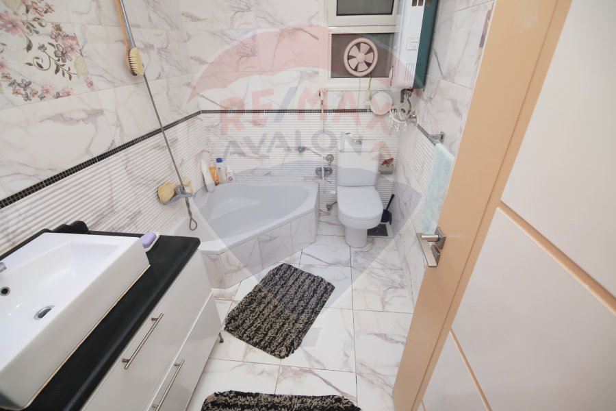 Apartment for sale 130 m Moharam Bek (Zain El-Abedeen st)