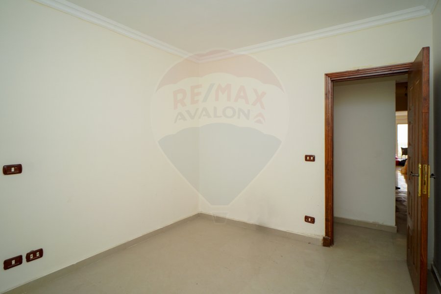 Apartment for Sale 135 m Louran (Steps from sea)