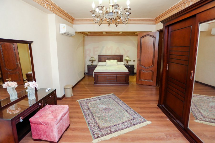 Apartment for sale 250 m Kafr Abdo (steps from Saint Jenny Square)