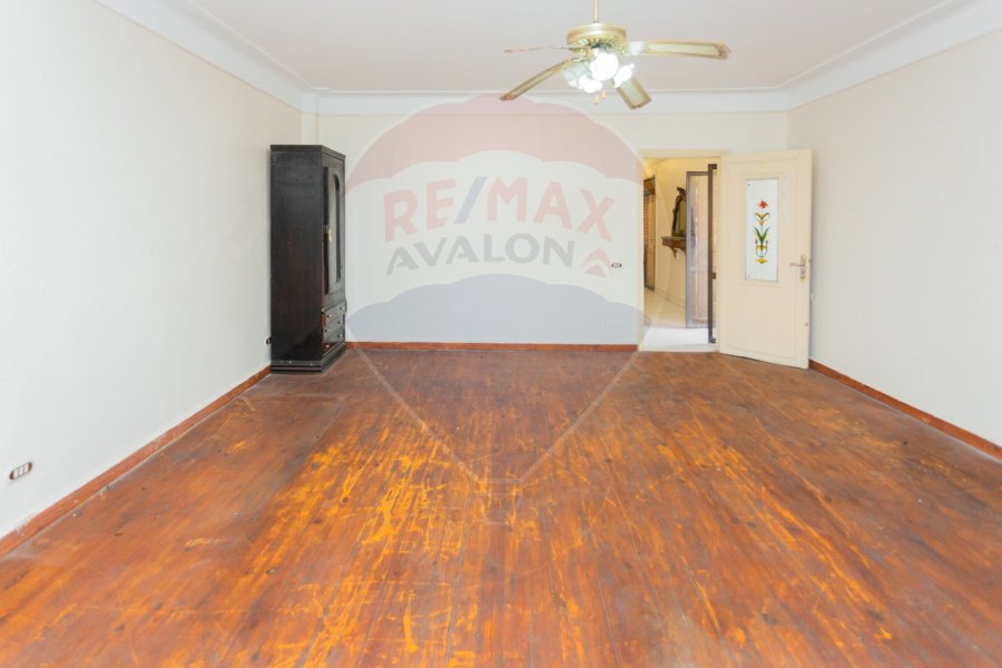 Apartment for sale 400 m Sporting (Port Said St.)