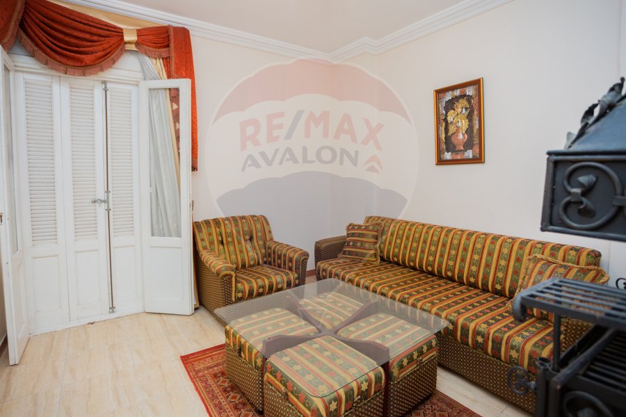 Penthouse for sale 400 m Al Saraya (directly on the sea)