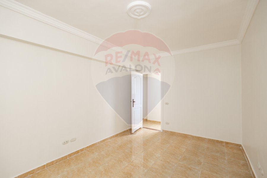 Apartment for sale 150 m Sidi Gaber (Branched from Al Mosher st.)