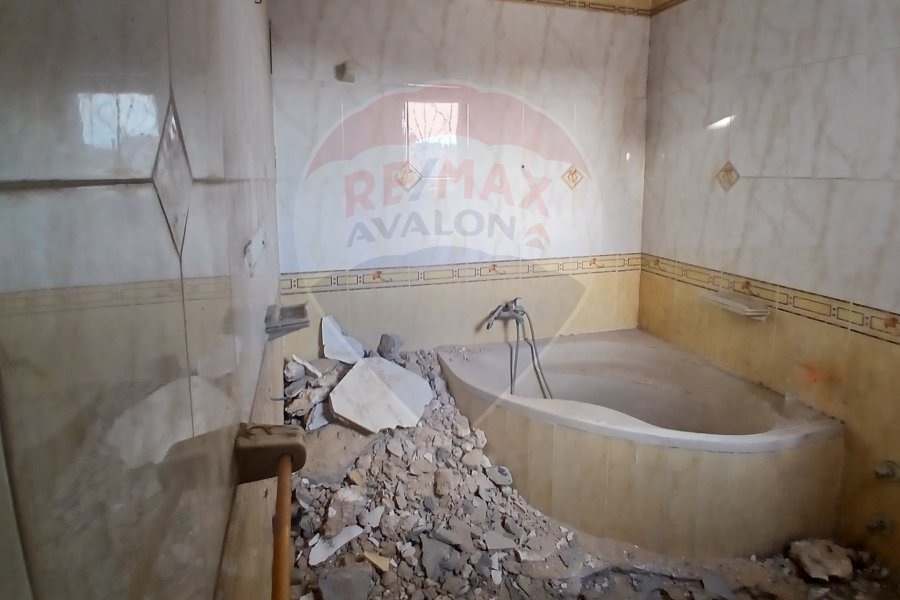 Apartment for sale 370 m Gianaclis (Zou El-Faqar St.)