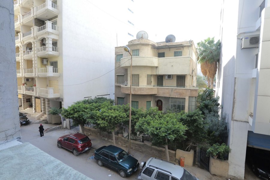 شقة للإيجار مفروش 265م سموحة -متفرع من ش ادمون فرمون