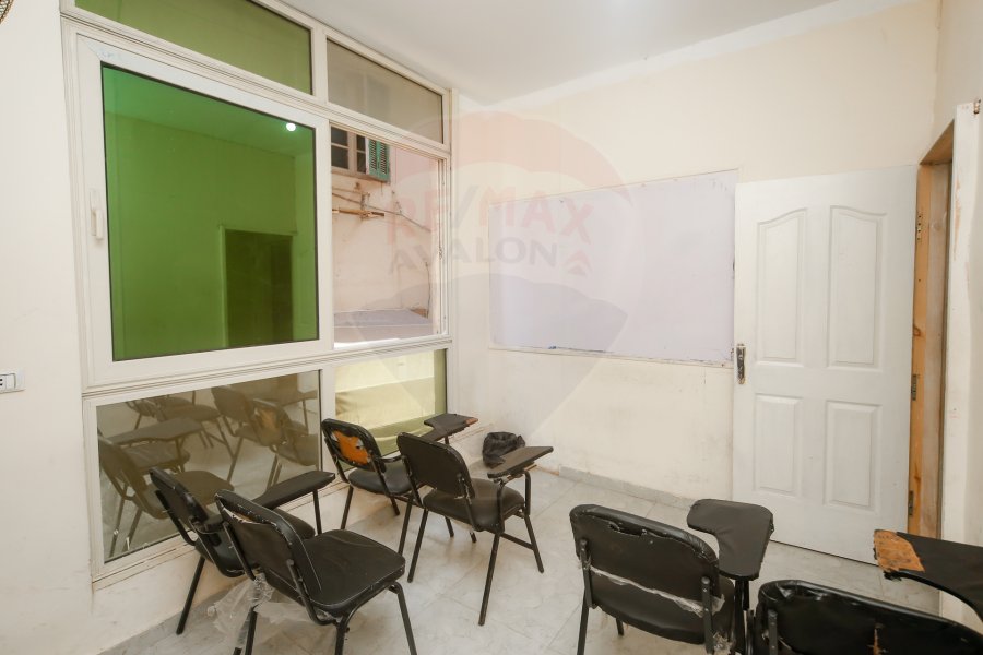 شقة إداري للإيجار 95 م الأزريطة (ش سوتر - أمام مجمع الكليات )