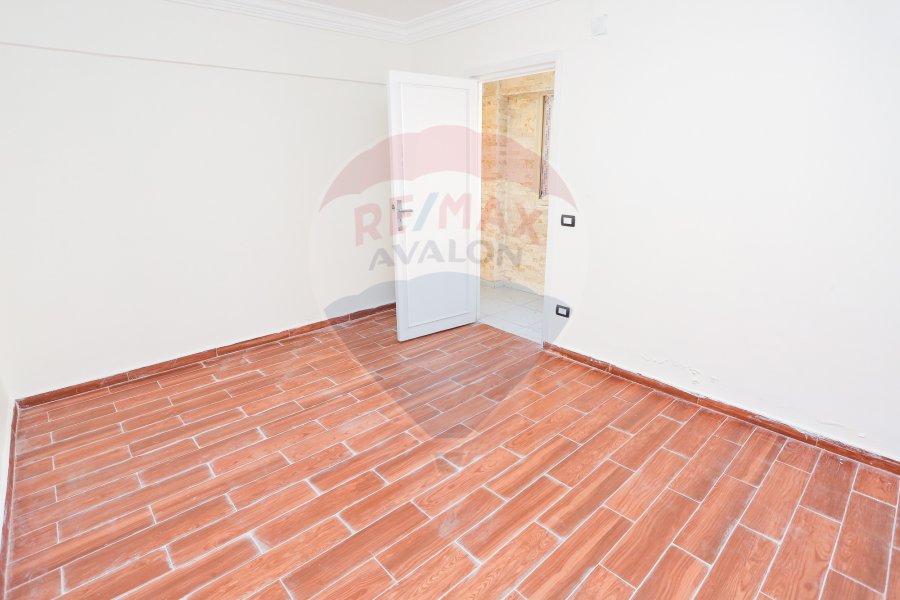 Apartment for sale 135 m ElSraya (num.1 Branched from the sea)