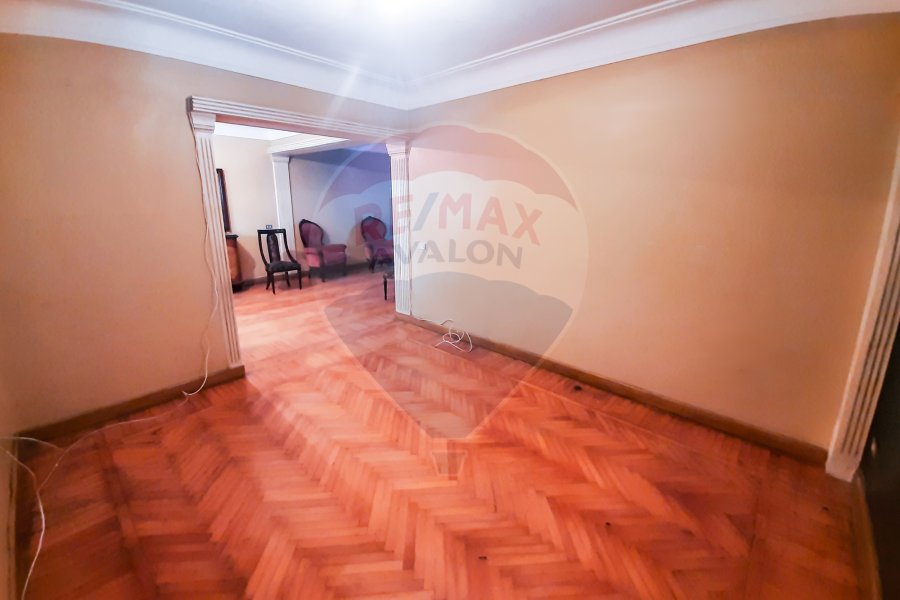 Apartment For Rent 130 m San Stefano ( steps from the teram )