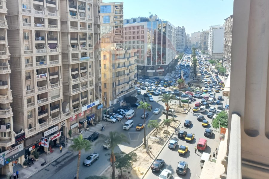 شقة للإيجار المفروش 190 م سموحه (ش فوزي معاذ)