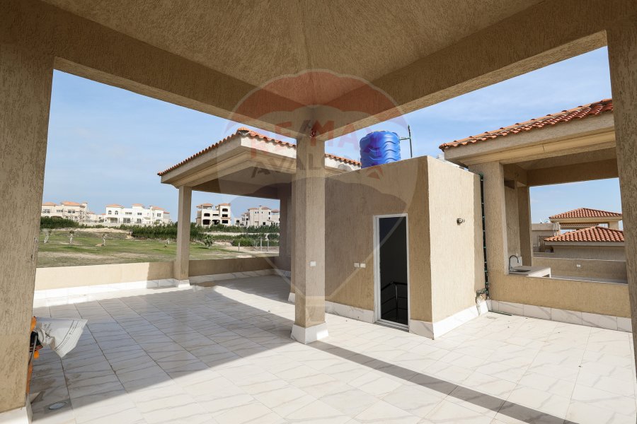 فيلا توين هاوس للبيع كينج ماريوط (اليكس ويست - على الجولف مباشرة) 422م