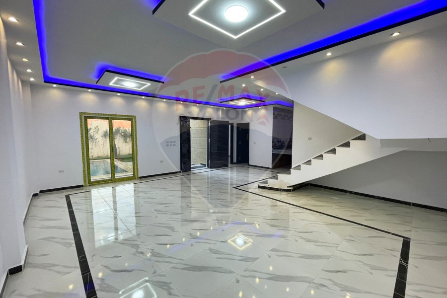 Registered Villa for sale 300 m King Mariout (Omar el Mokhtar st.)