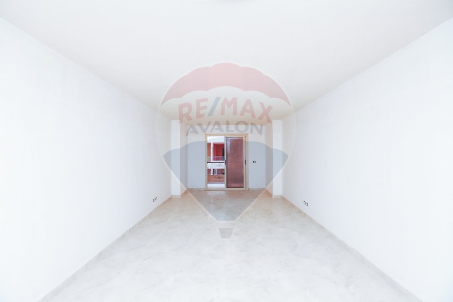 Apartment for sale 150 m El montaza (El halawani towers - Royal plaza)