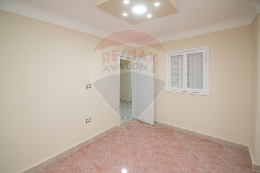 Apartment for sale 140 m Sidi Bishr (Khaled Ibn Waleed St.)
