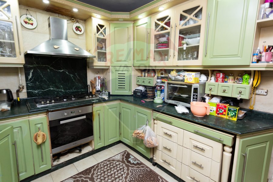 Apartment for sale 240 m Glim (Abdel Salam Arif St.)