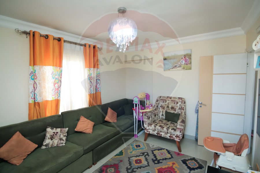 Apartment for sale 130 m Moharam Bek (Zain El-Abedeen st)
