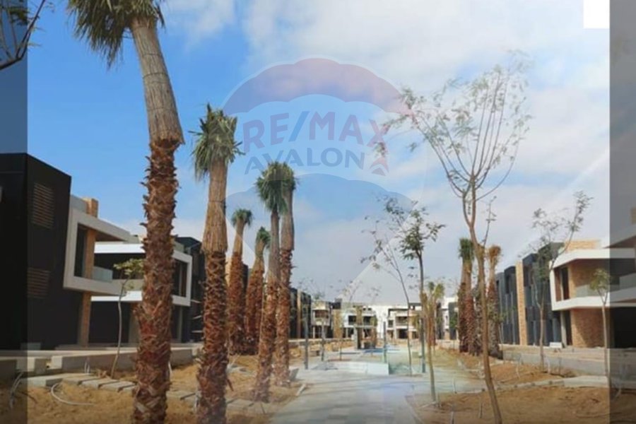 Town house Villa for sale (Midtown Villa - R7) New Capital 300 m