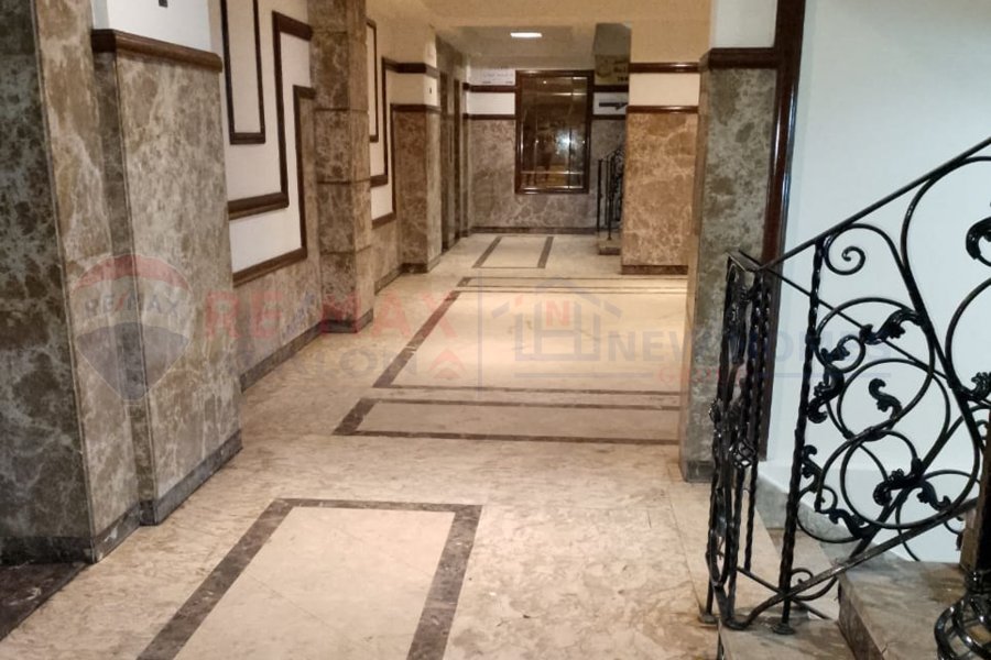 Administrative apartment for sale 365 m Louran (Abu Qir st. directly)