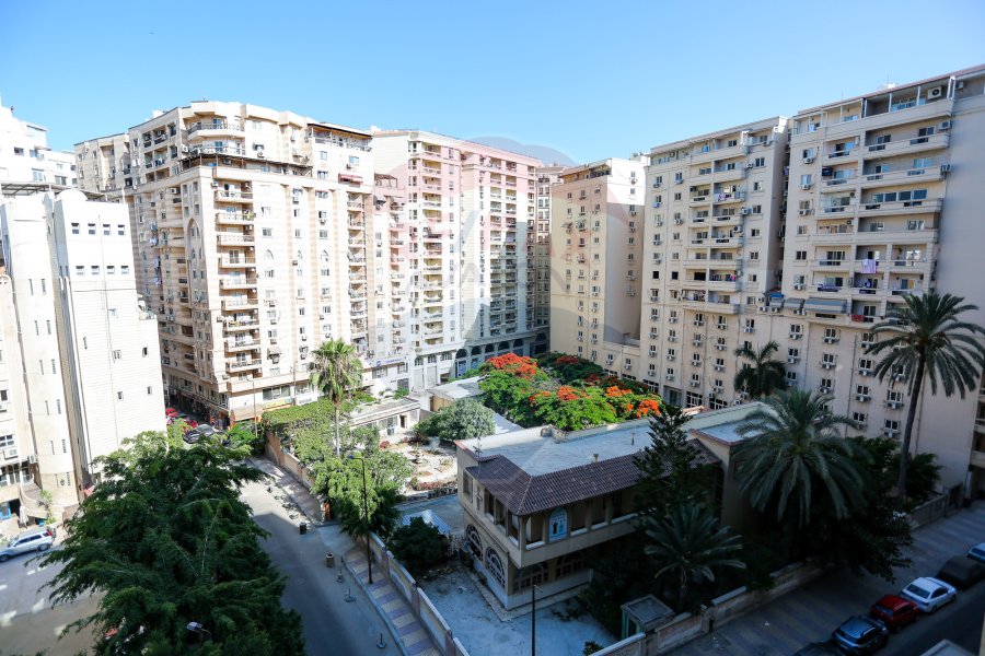 Apartment for sale 201 m Smouha (Continental Palace-Tut Ankh Amun St.)