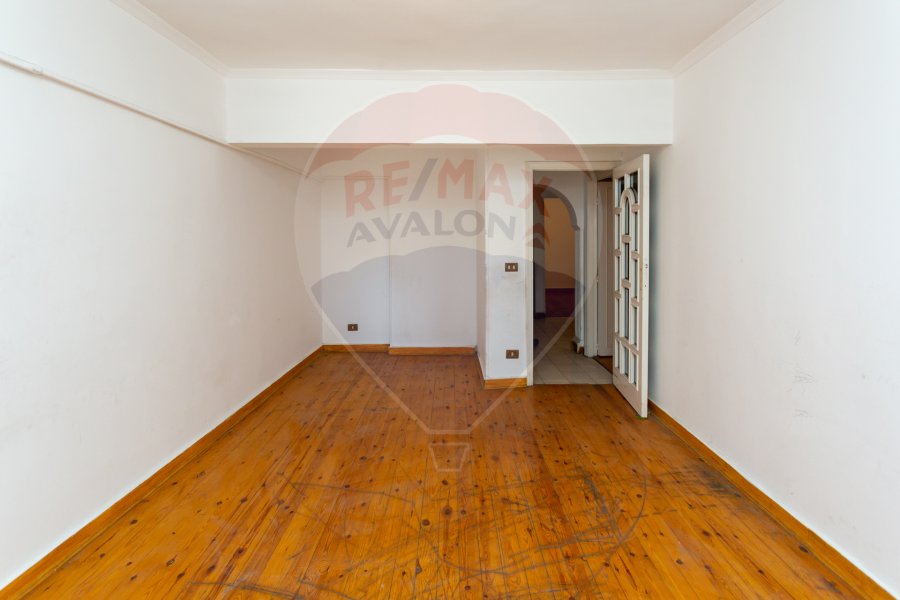 شقة للإيجار 250 م سموحة (تقسيم القضاه)