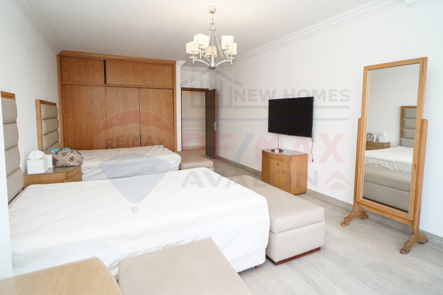 Apartment for sale 415m Maadi (directly on Nile Corniche)
