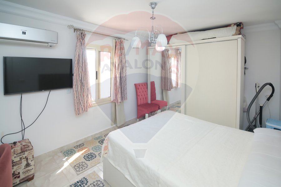 Apartment for sale 130 m Moharam Bek (Zain El-Abedeen st)