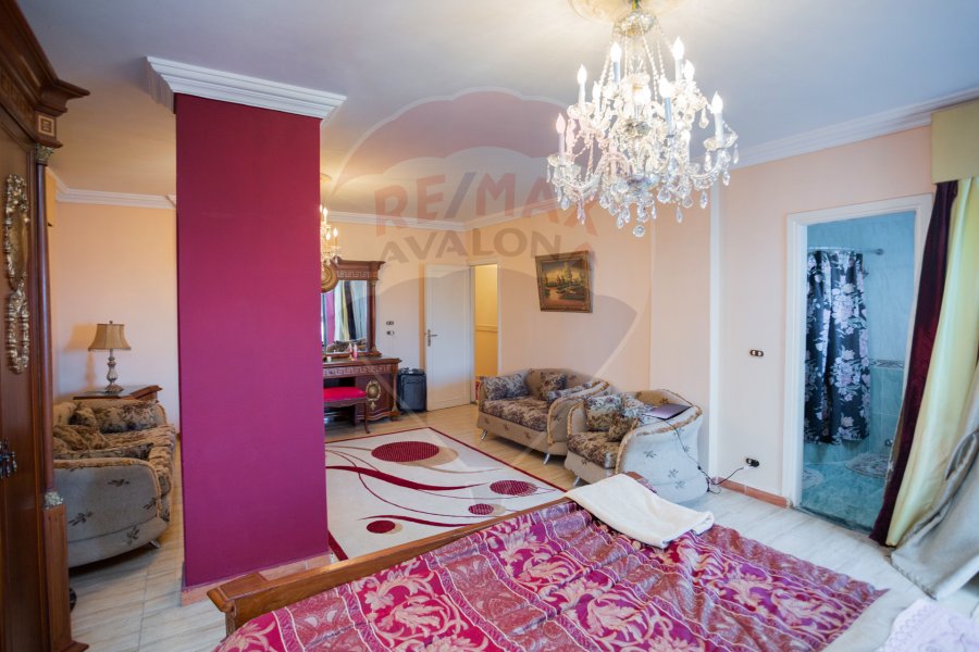 Penthouse for sale 400 m Al Saraya (directly on the sea)