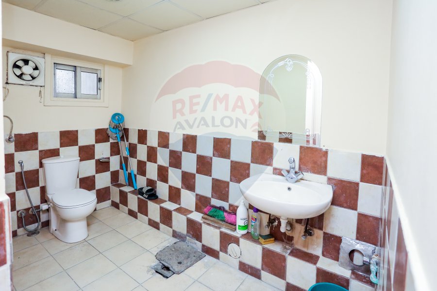 Administrative Unit For Rent 250 m Roushdy (Next To Hardee's)