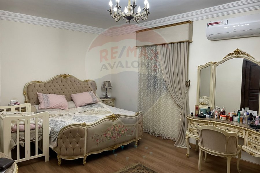 Apartment for sale 200 m San Stefano (Steps from Four Seasons)
