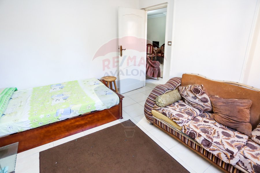 Apartment for sale 125 m Cleopatra (Masjid Al-Obaisi St., off Al-Deir Street)