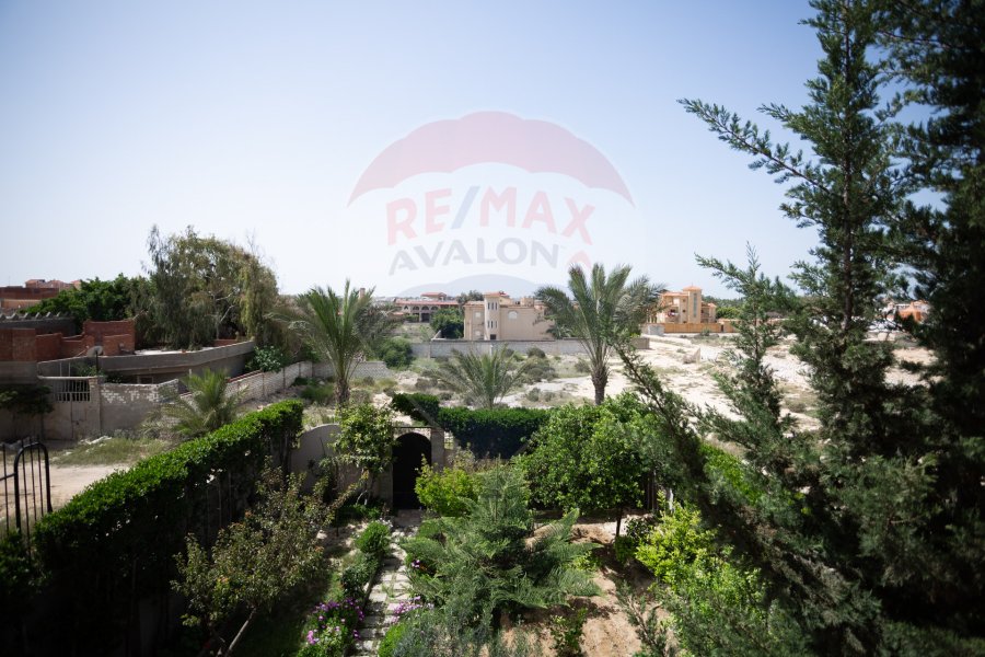 Villa for sale 470 m King mariout (behind Hilton King's Ranch Hotel)