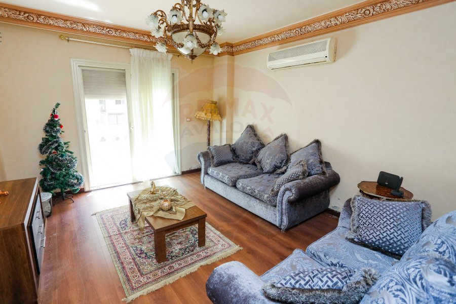 Apartment for sale 250 m Kafr Abdo (steps from Saint Jenny Square)