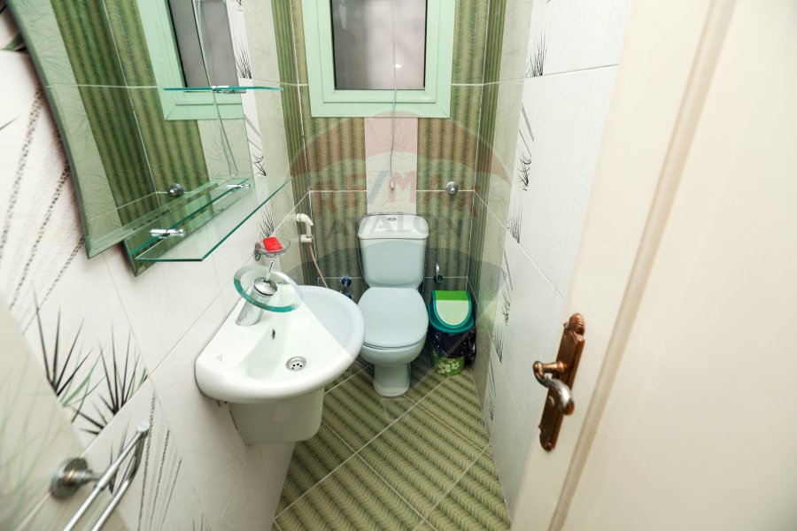 Apartment for sale 155 m Smouha (50's St.- Branshed from Moustafa Kamel St)