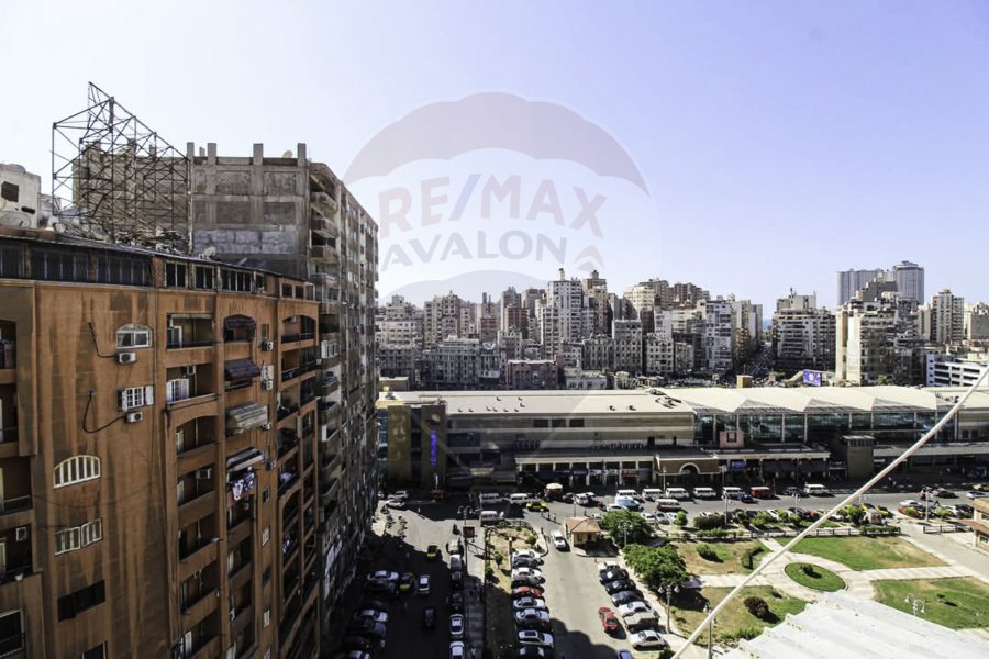 شقة دوبلكس للبيع 200 م سموحة (ش بهاء الدين الغتوري)